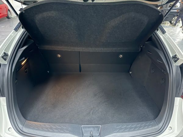 2018 Toyota C-HR 1.8 Hybrid Automatic 384701000