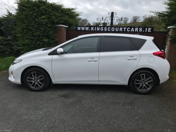 151 Toyota Auris 1.6 Petrol Nct & Tax 384727066
