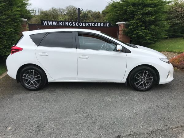 151 Toyota Auris 1.6 Petrol Nct & Tax 384727100
