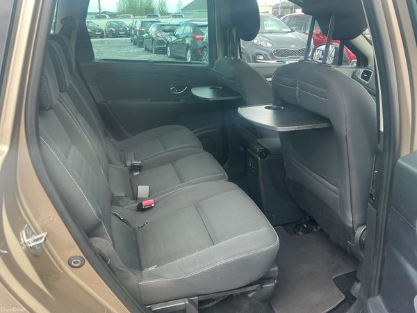 RENAULT GRAND SCENIC 1.5 DIESEL 7 SEATER SPOTLESS 384732004