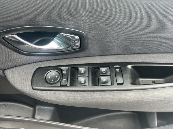 RENAULT GRAND SCENIC 1.5 DIESEL 7 SEATER SPOTLESS 384732010