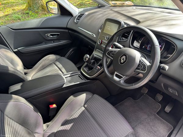 191 Renault Grand Scenic  1.8 Blue dCi 120 Iconic 384846626