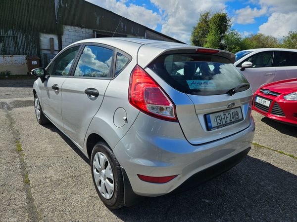 Ford Fiesta 2013 1.2 low mileage only 105klm 384856010
