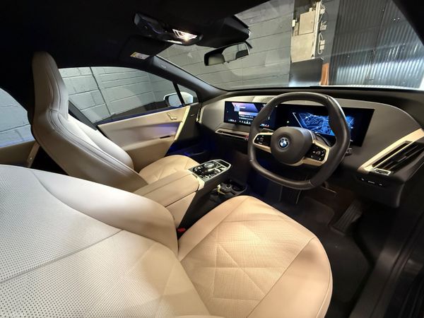 232 BMW iX40 M-Sport XDrive 384862678