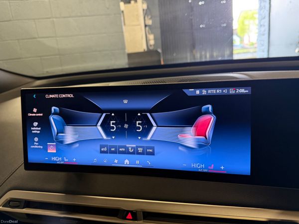 232 BMW iX40 M-Sport XDrive 384862692