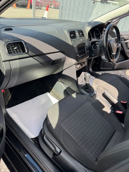 Volkswagen Polo AUTOMATIC 384868378