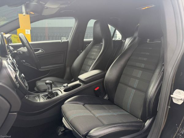 Mercedes-Benz CLA 220D AMG Sport 384872696