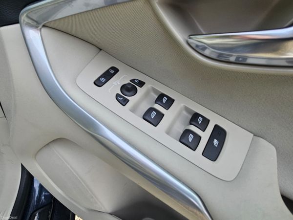 2019 Volvo V40 D4 2.0 DIESEL AUTO NEW NCT 04/28 384879528