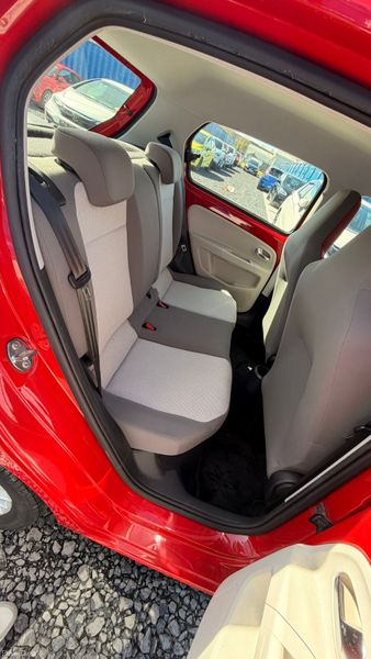 Volkswagen up! 2014 384820510