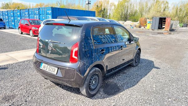 Volkswagen up! 2014 384821242