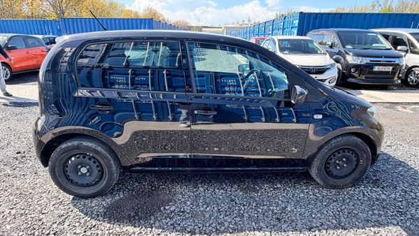 Volkswagen up! 2014 384821248