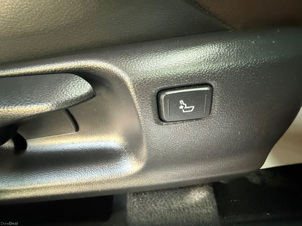 2017 Toyota C-HR 1.8 Hybrid Auto, Top Specs 384833038