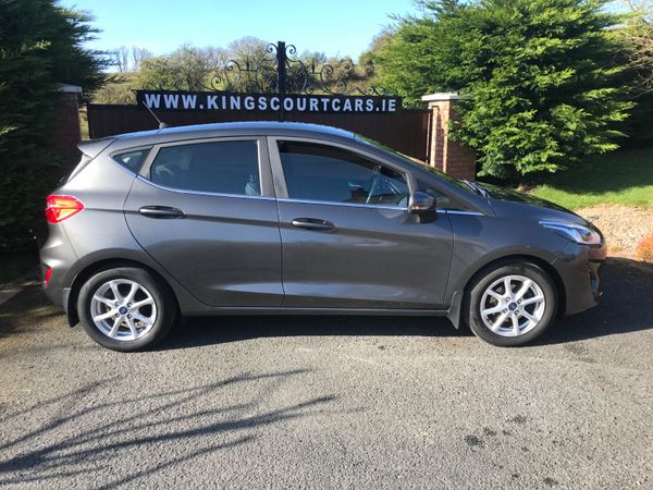 181 Ford Fiesta 1.1 Zetec 384838718