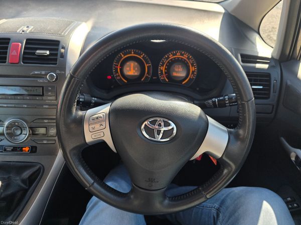 Toyota Auris 2009 384940024