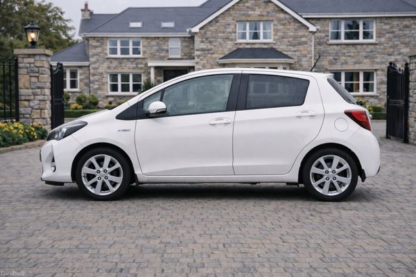 151 Toyota Yaris Auto TOP SPEC 384946410