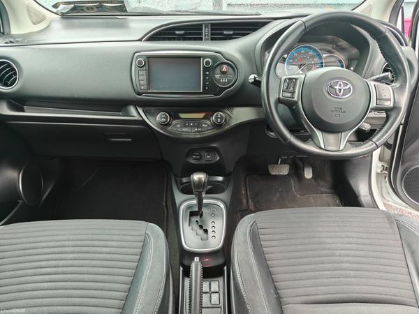 151 Toyota Yaris Auto TOP SPEC 384946412