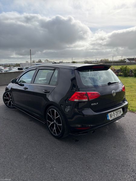 Volkswagen Golf 2016 384947940