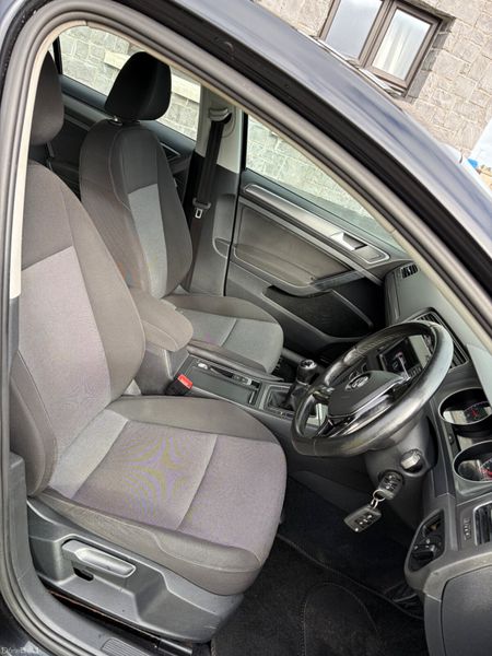 Volkswagen Golf 2016 384947942