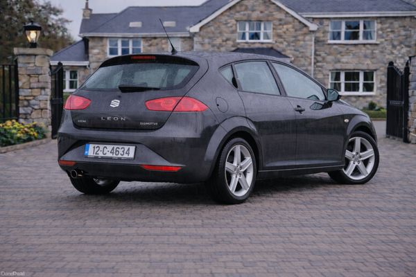 Stunning SEAT LEON 1.6 TDi Sport 384952762