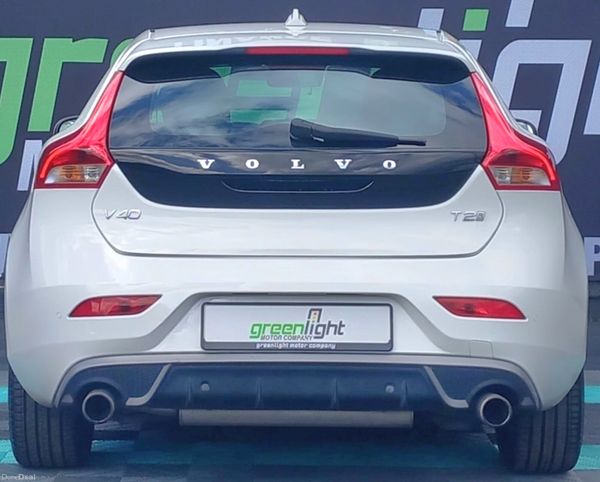 2016 Volvo V40 R Design Automatic Pan Roof 384965348