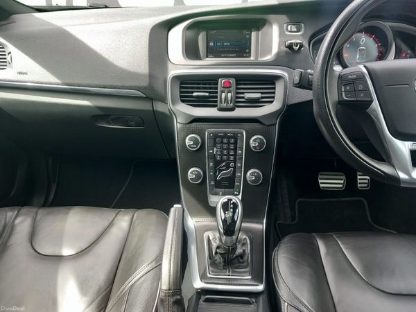 2016 Volvo V40 R Design Automatic Pan Roof 384965544