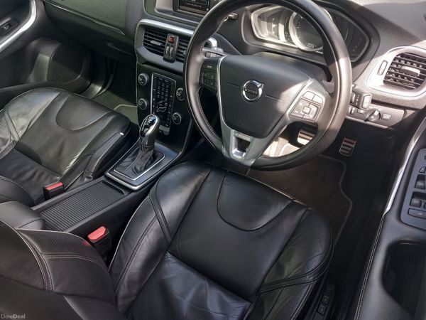 2016 Volvo V40 R Design Automatic Pan Roof 384965546