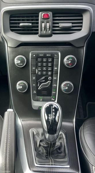 2016 Volvo V40 R Design Automatic Pan Roof 384965552