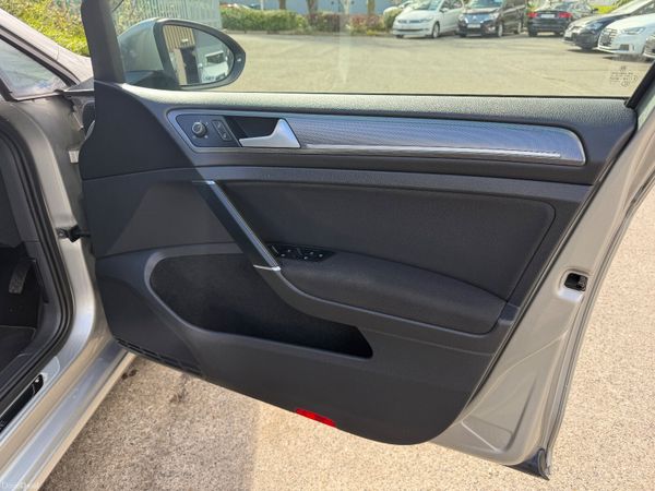 Volkswagen Golf 1.2 Auto Lounge 384913070