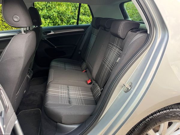 Volkswagen Golf 1.2 Auto Lounge 384913122