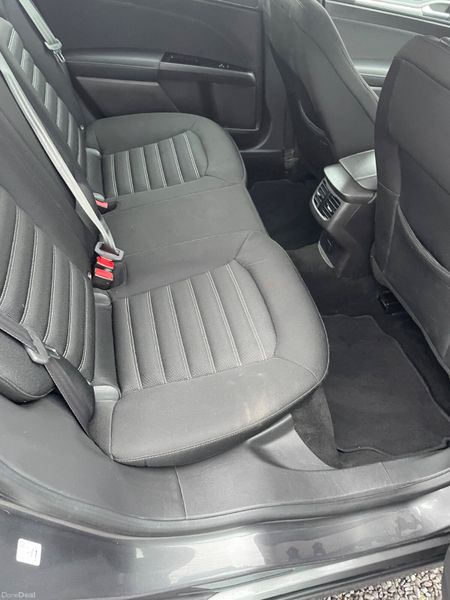 Ford Mondeo 2018 384931122