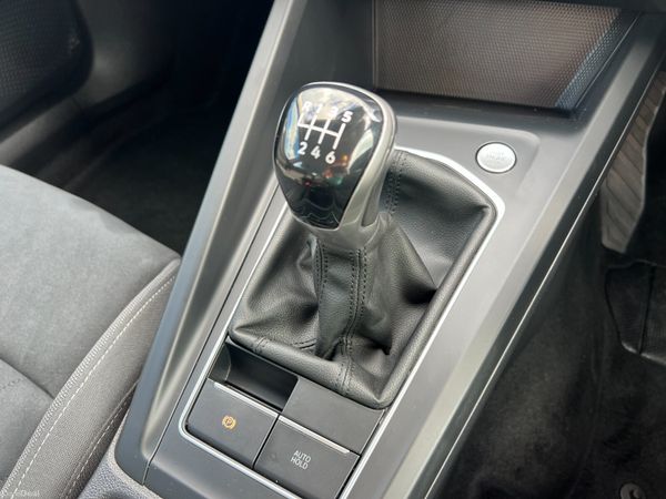 2021 (212) Volkswagen Golf Style 2.0 TDI 384934056