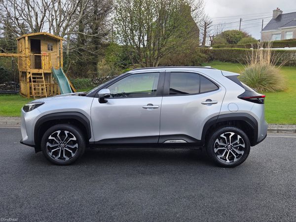 2023 TOYOTA YARIS CROSS 1.5 HYBRID DESIGN 122BHP 384934846
