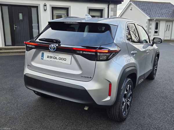 2023 TOYOTA YARIS CROSS 1.5 HYBRID DESIGN 122BHP 384934858