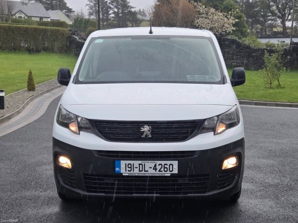 Peugeot Partner 2019 384935556