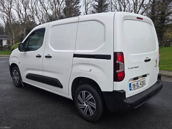 Peugeot Partner 2019 384935558
