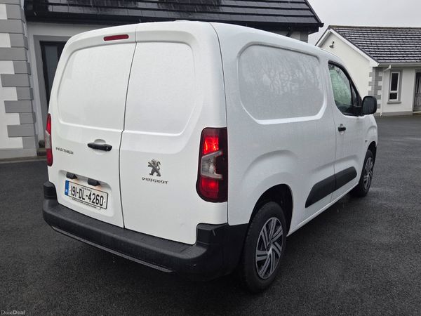 Peugeot Partner 2019 384935560