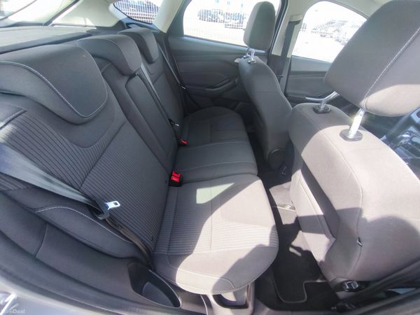 Ford Focus 2.0 TDCI 115PS POWERSHIFT TITANIUM 385043952