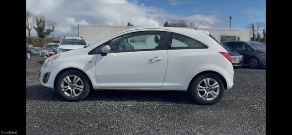 Opel Corsa 2012 1.2 petrol 385060378