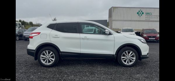 Nissan Qashqai 2015 1.5 diesel tax & tested 385060916