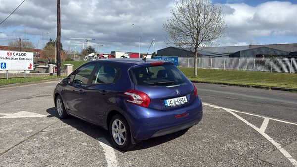 Peugeot 208 2014 385061740