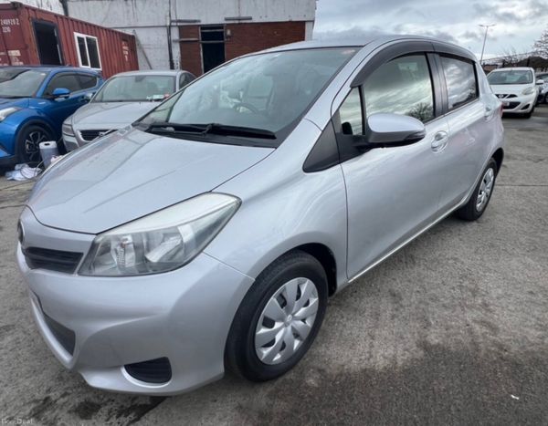 2014 Toyota Vitz Terra, 5 of 18