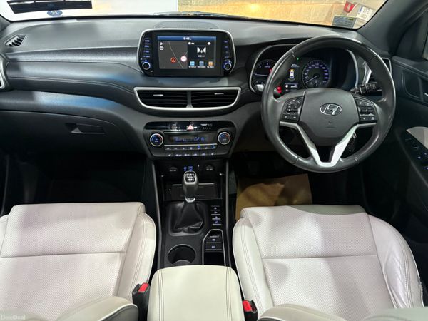 19 Hyundai Tucson Premium 1.6 CRDi 115Bhp 385101236