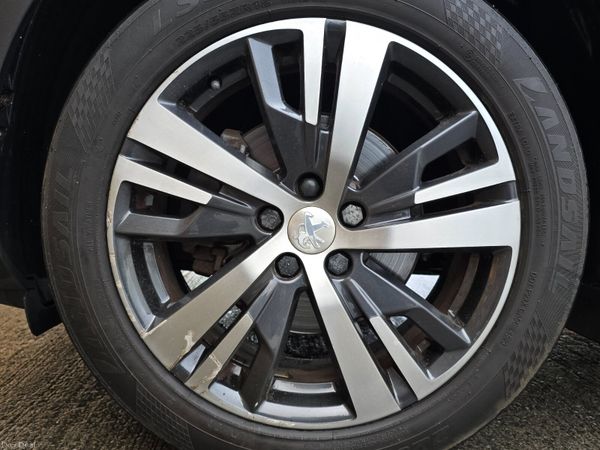 182 Peugeot 3008 BLUE ALLURE 130BHP 385104192