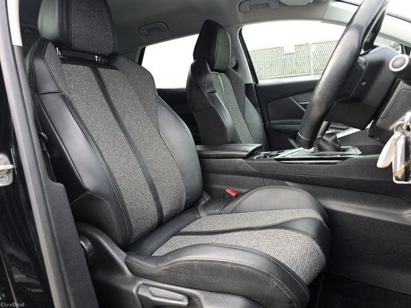 182 Peugeot 3008 BLUE ALLURE 130BHP 385104198