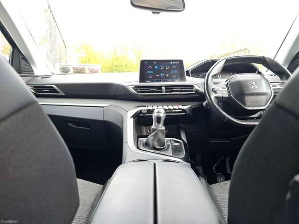 182 Peugeot 3008 BLUE ALLURE 130BHP 385104214