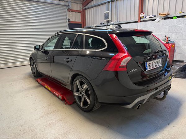 Volvo V60 2016     R- DESIGN  ! 385293272