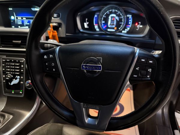 Volvo V60 2016     R- DESIGN  ! 385293282