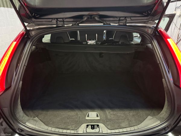 Volvo V60 2016     R- DESIGN  ! 385293286