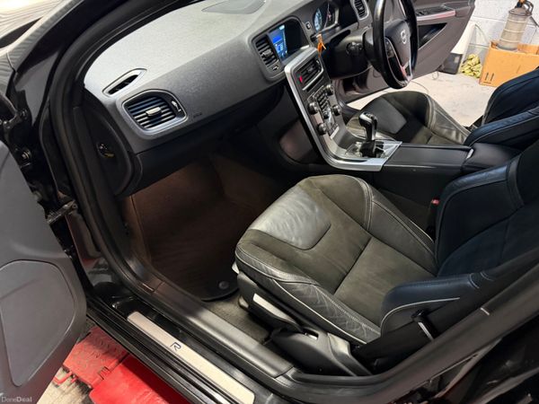 Volvo V60 2016     R- DESIGN  ! 385293290