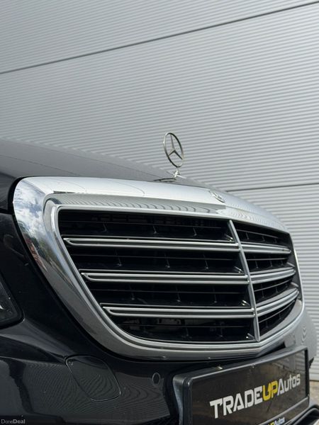 Mercedes-Benz E220d Exclusive 385231744
